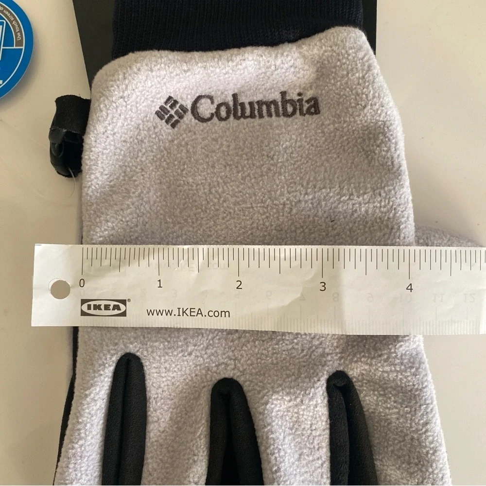 Columbia Women’s Arctic Peak Gloves in Dark Gray and Black